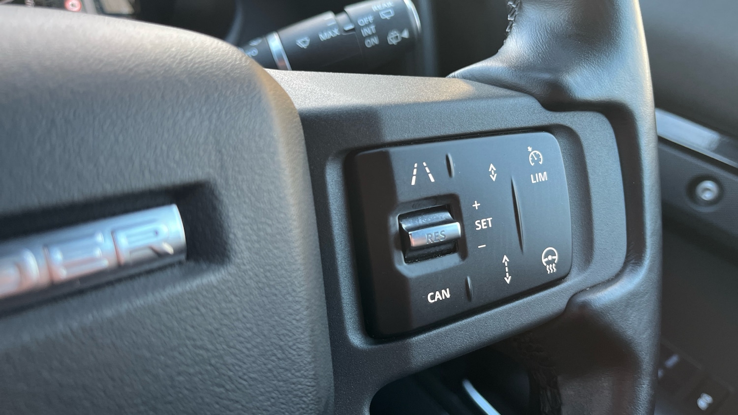 Used Land Rover Defender 2023 for sale - 76895240: Photo 27