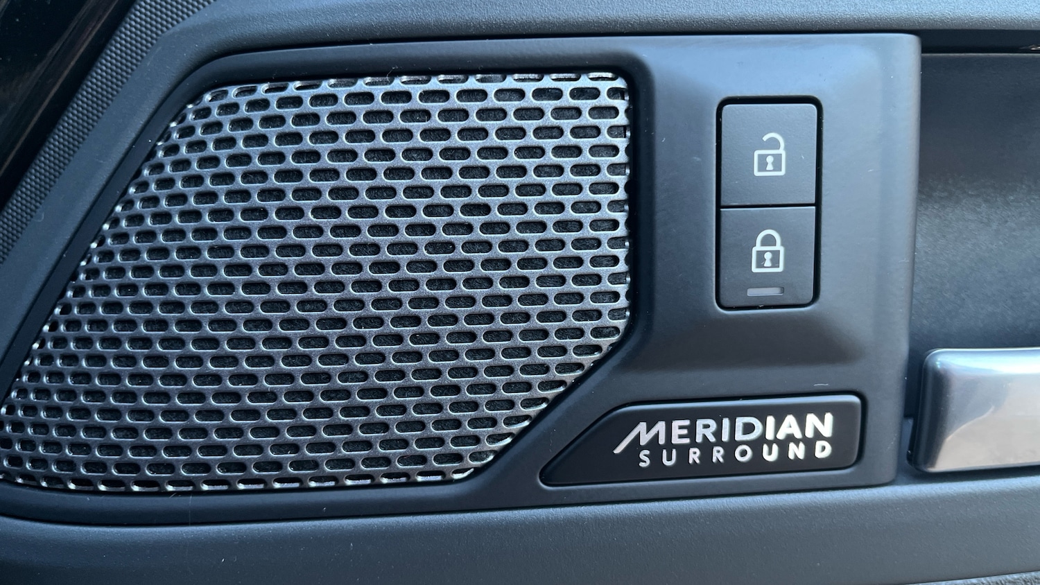 Used Land Rover Defender 2023 for sale - 76895240: Photo 30