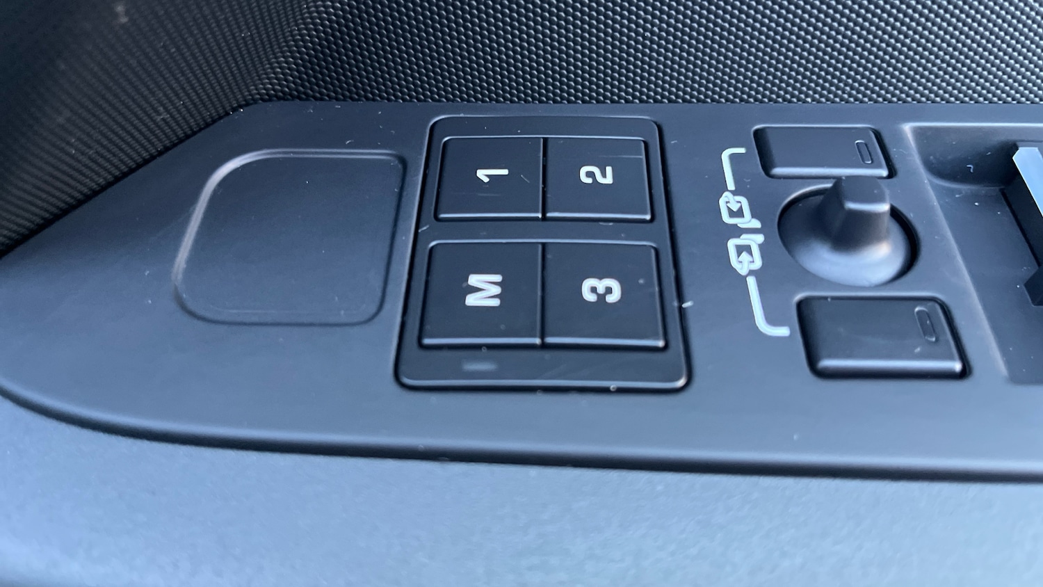 Used Land Rover Defender 2023 for sale - 76895240: Photo 32