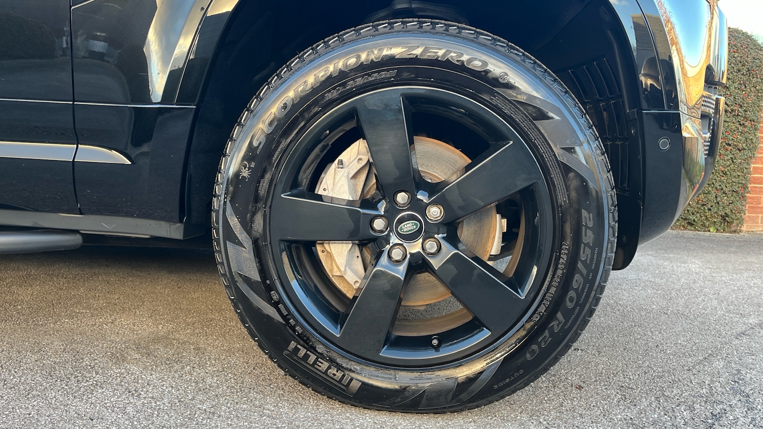 Used Land Rover Defender 2023 for sale - 76895240: Photo 8