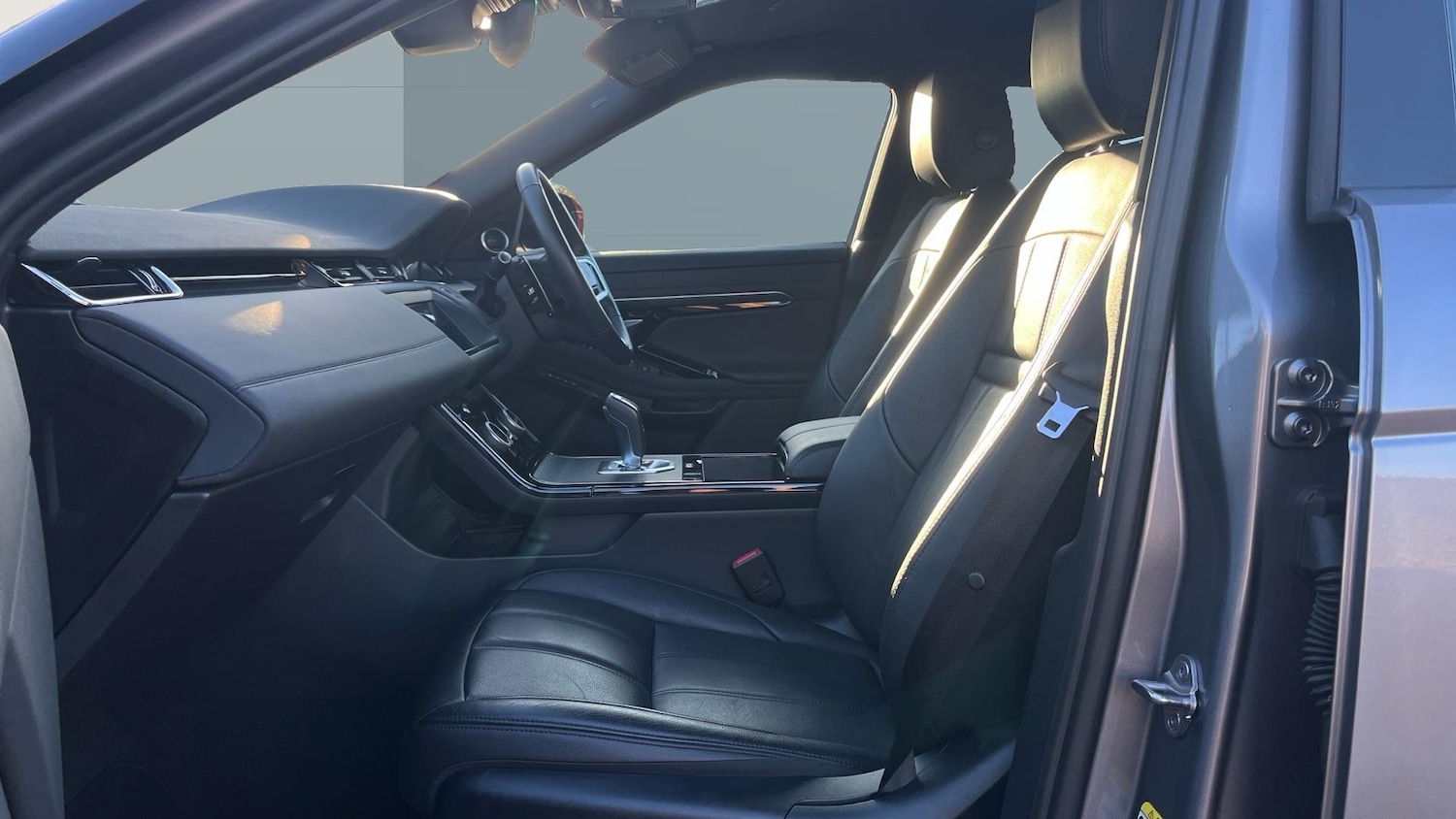 Used Land Rover Range Rover Evoque 2022 for sale - 77036645: Photo 3