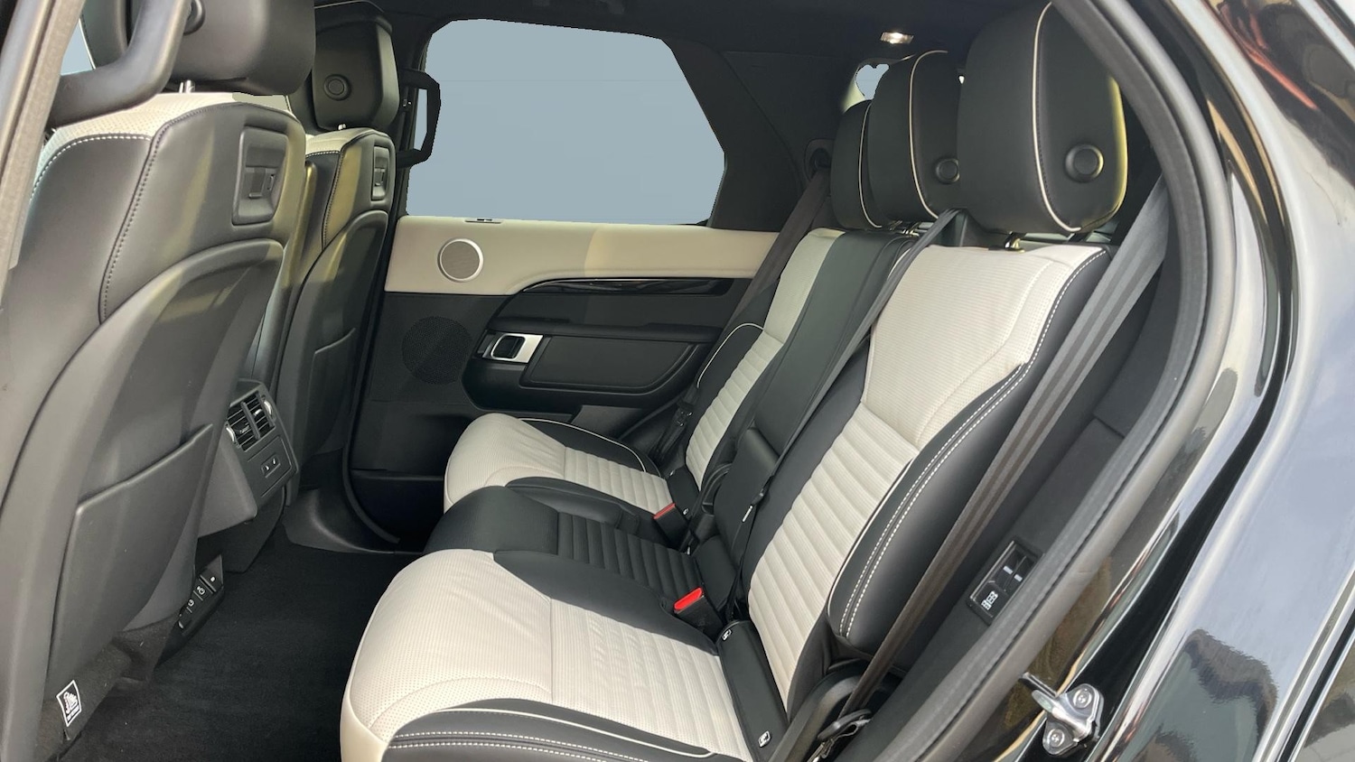 Used Land Rover Discovery 2021 for sale - 77148347: Photo 4