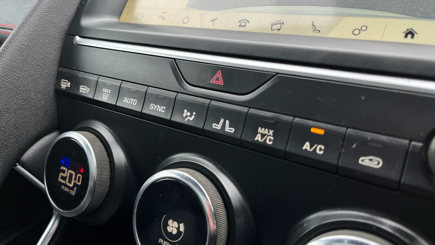 Used Jaguar E-Pace 2019 for sale - 77567578: Photo 31