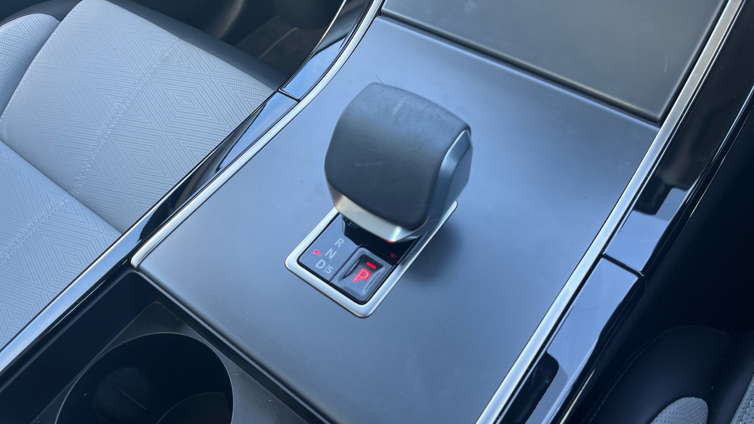 Used Land Rover Range Rover Velar 2025 for sale - 78166123: Photo 13