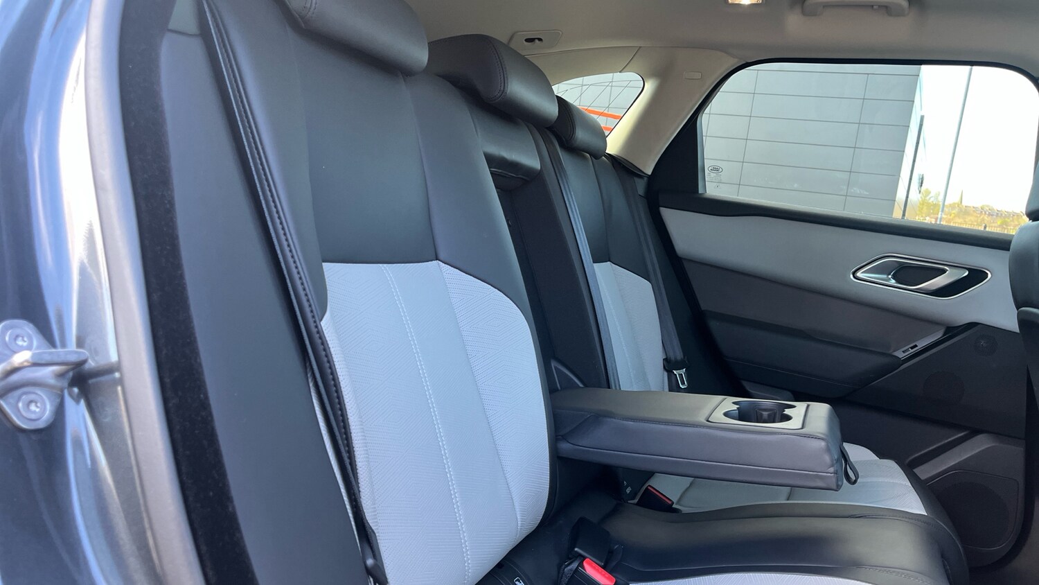 Used Land Rover Range Rover Velar 2025 for sale - 78166123: Photo 22