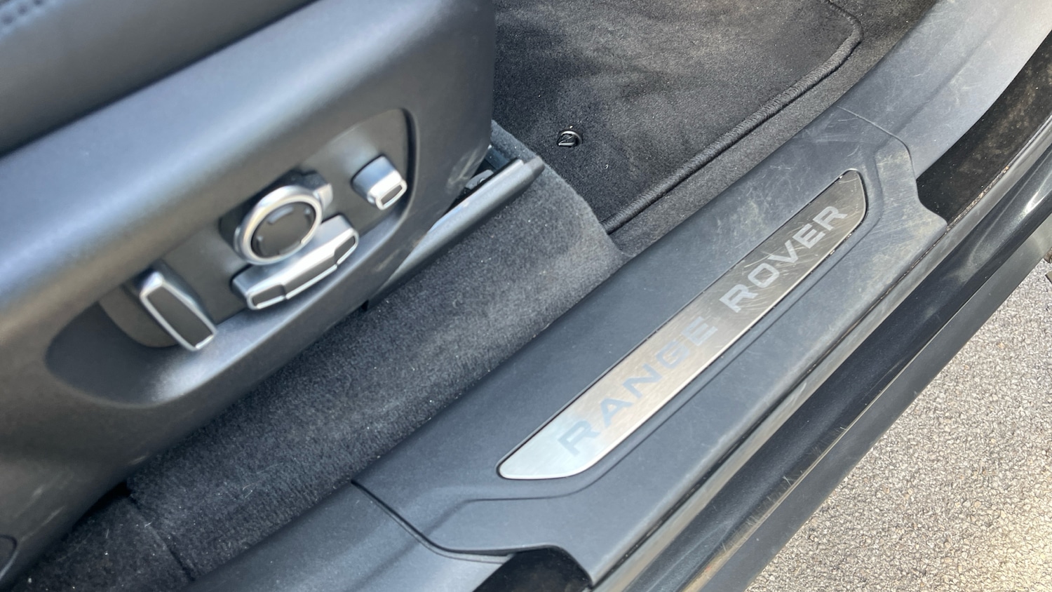 Used Land Rover Range Rover Velar 2025 for sale - 78166123: Photo 29