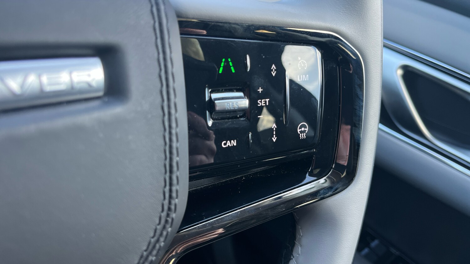 Used Land Rover Range Rover Velar 2025 for sale - 78166123: Photo 33