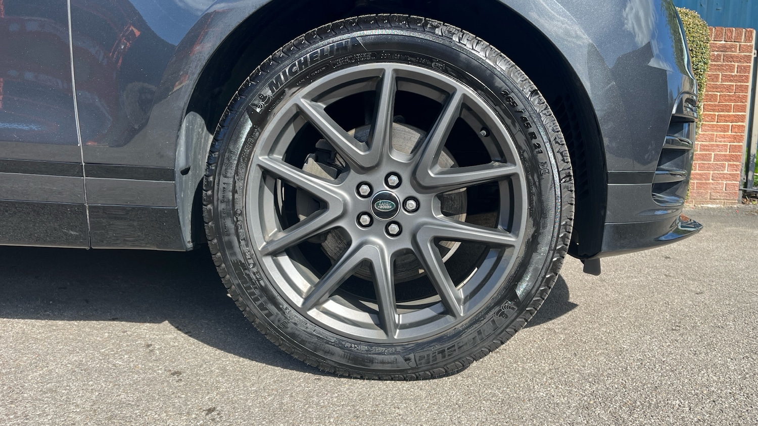 Used Land Rover Range Rover Velar 2025 for sale - 78166123: Photo 8