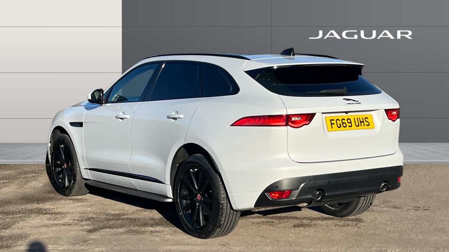 Used Jaguar F-Pace 2019 for sale - 76891983: Photo 2