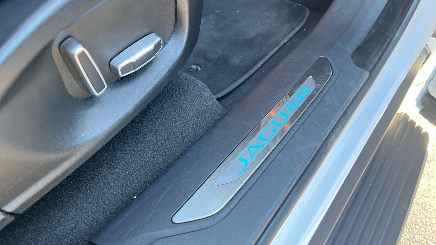 Used Jaguar F-Pace 2019 for sale - 76891983: Photo 22