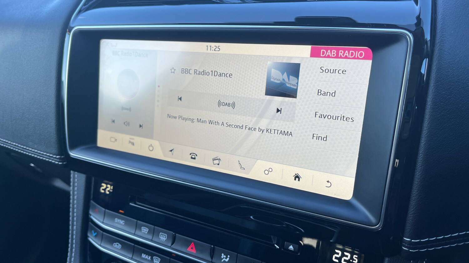 Used Jaguar F-Pace 2019 for sale - 76891983: Photo 29