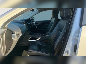 Used Jaguar F-Pace 2019 for sale - 76891983: Photo