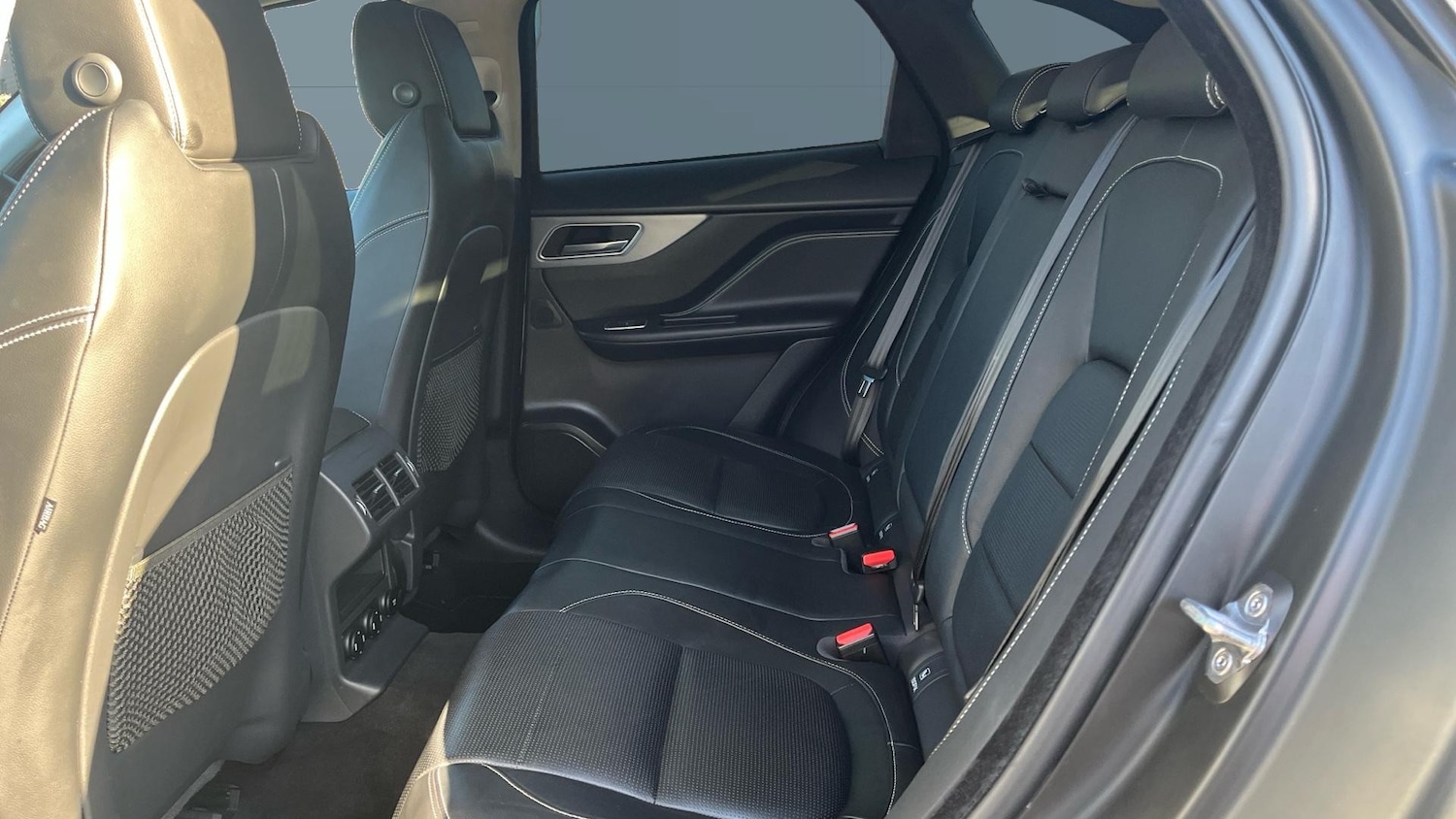 Used Jaguar F-Pace 2019 for sale - 76891983: Photo 4