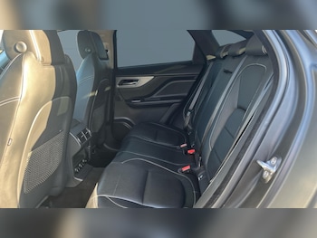 Used Jaguar F-Pace 2019 for sale - 76891983: Photo