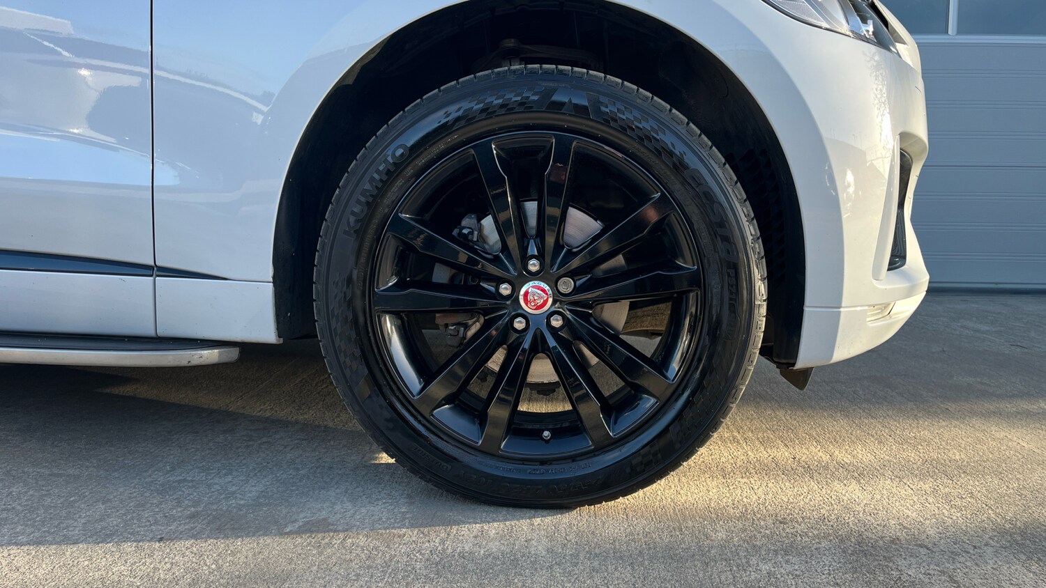 Used Jaguar F-Pace 2019 for sale - 76891983: Photo 8