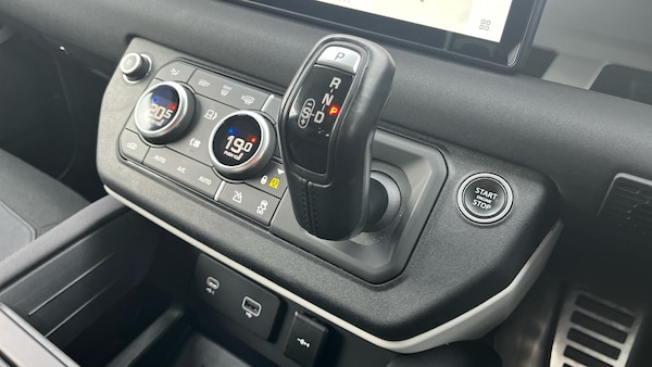 Used Land Rover Defender 2020 for sale - 76233080: Photo 13