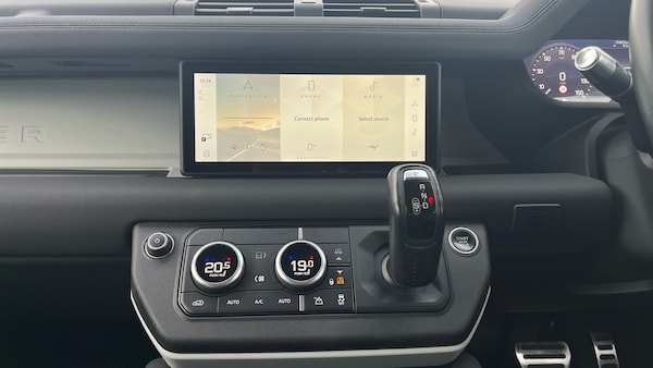 Used Land Rover Defender 2020 for sale - 76233080: Photo 14