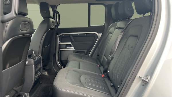 Used Land Rover Defender 2020 for sale - 76233080: Photo 4