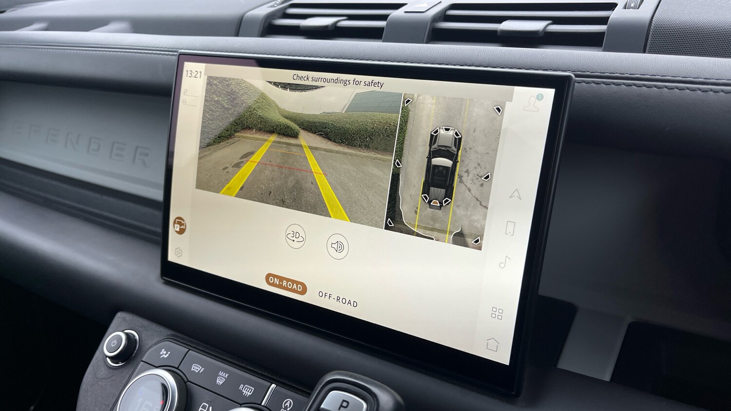 Used Land Rover Defender 2022 for sale - 76262788: Photo 12