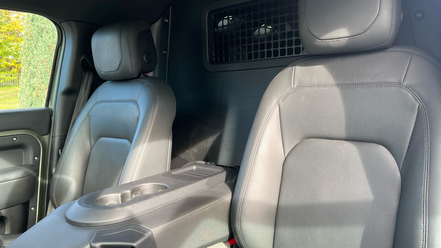 Used Land Rover Defender 2022 for sale - 76262788: Photo 25