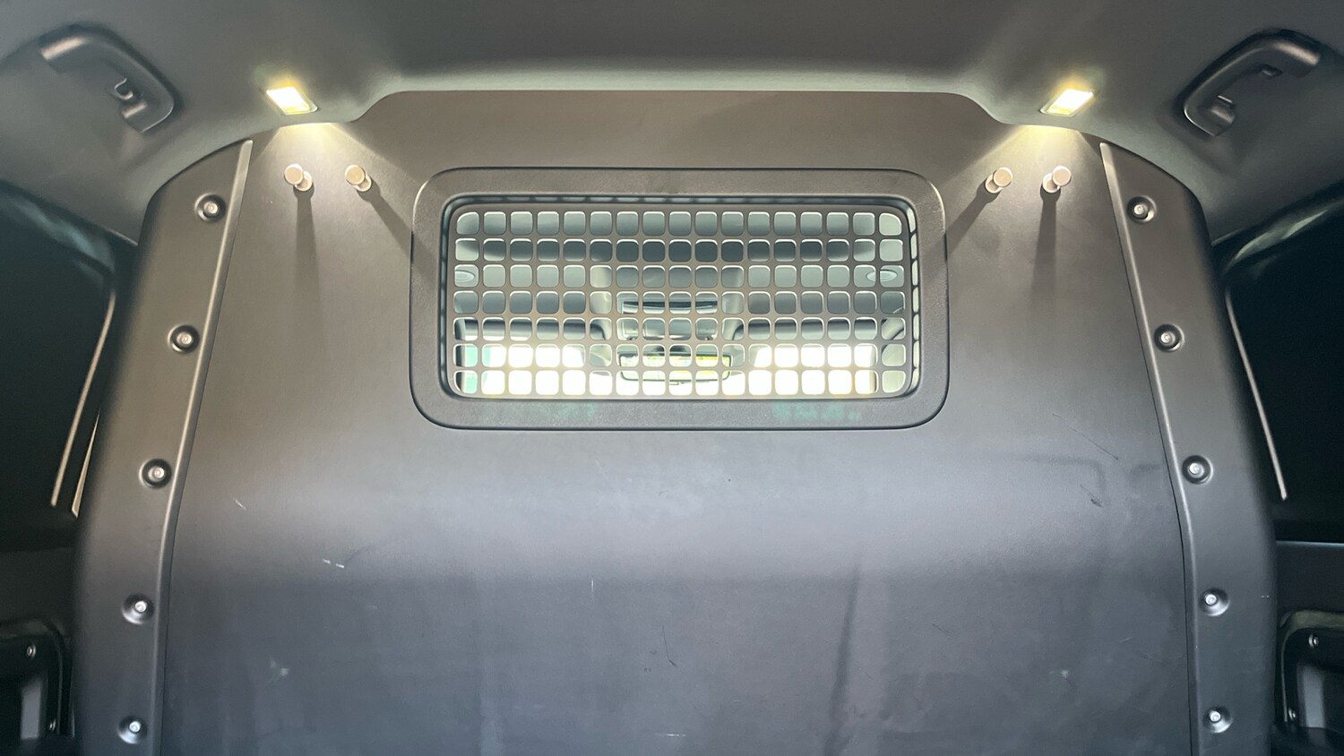 Used Land Rover Defender 2022 for sale - 76262788: Photo 28