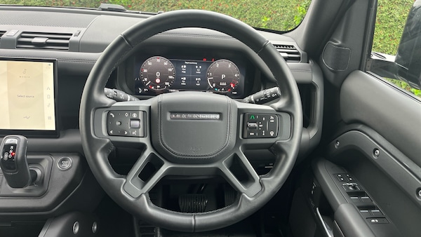 Used Land Rover Defender 2025 for sale - 76262784: Photo 15