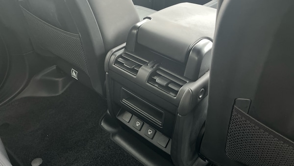 Used Land Rover Defender 2025 for sale - 76262784: Photo 18