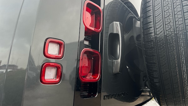 Used Land Rover Defender 2025 for sale - 76262784: Photo 19