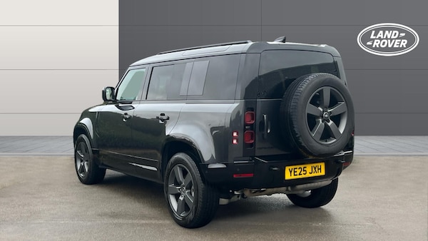 Used Land Rover Defender 2025 for sale - 76262784: Photo 2