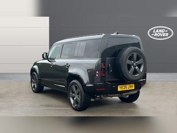 Used Land Rover Defender 2025 for sale - 76262784: Photo