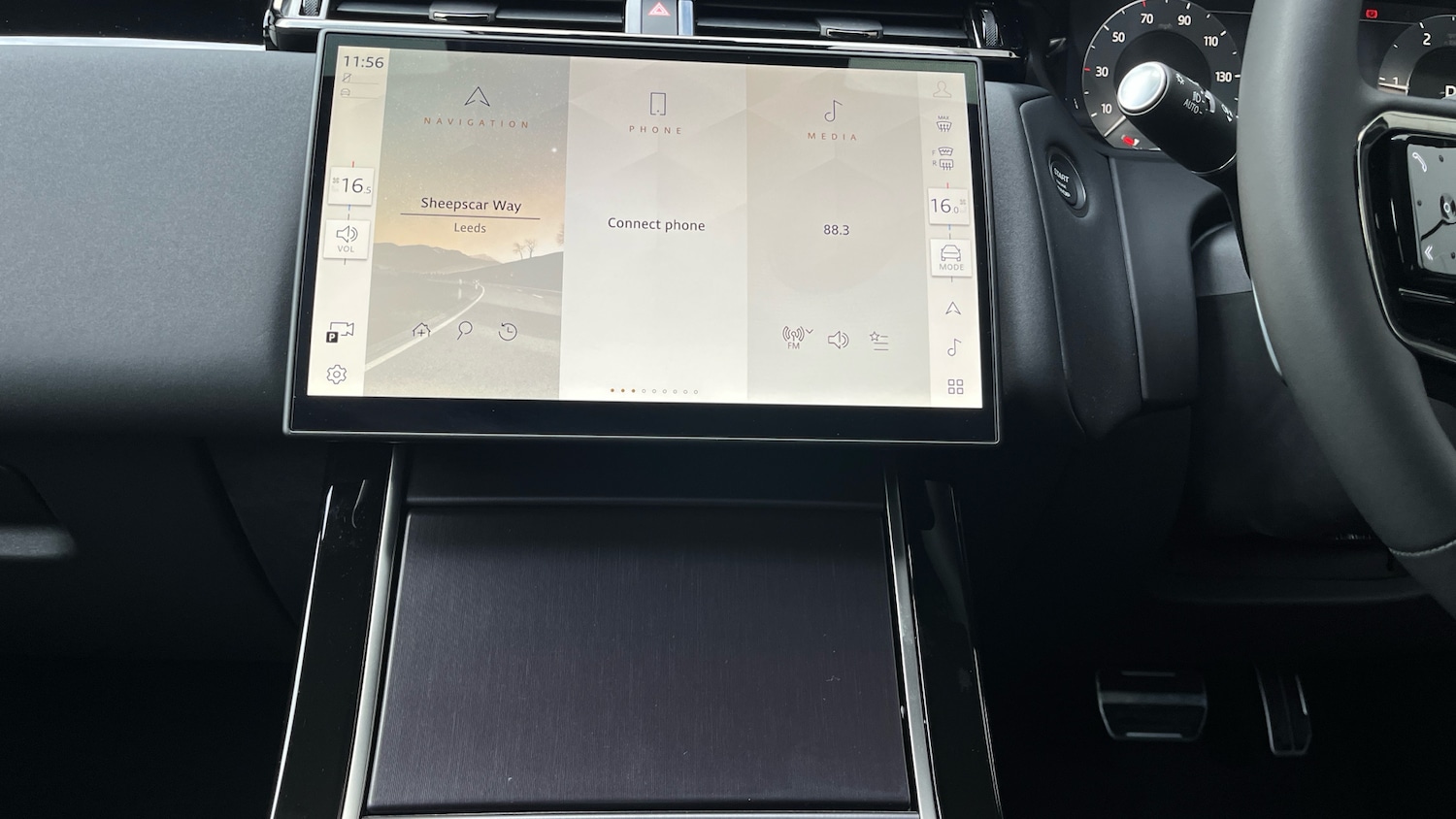 Used Land Rover Range Rover Velar 2025 for sale - 76322486: Photo 14