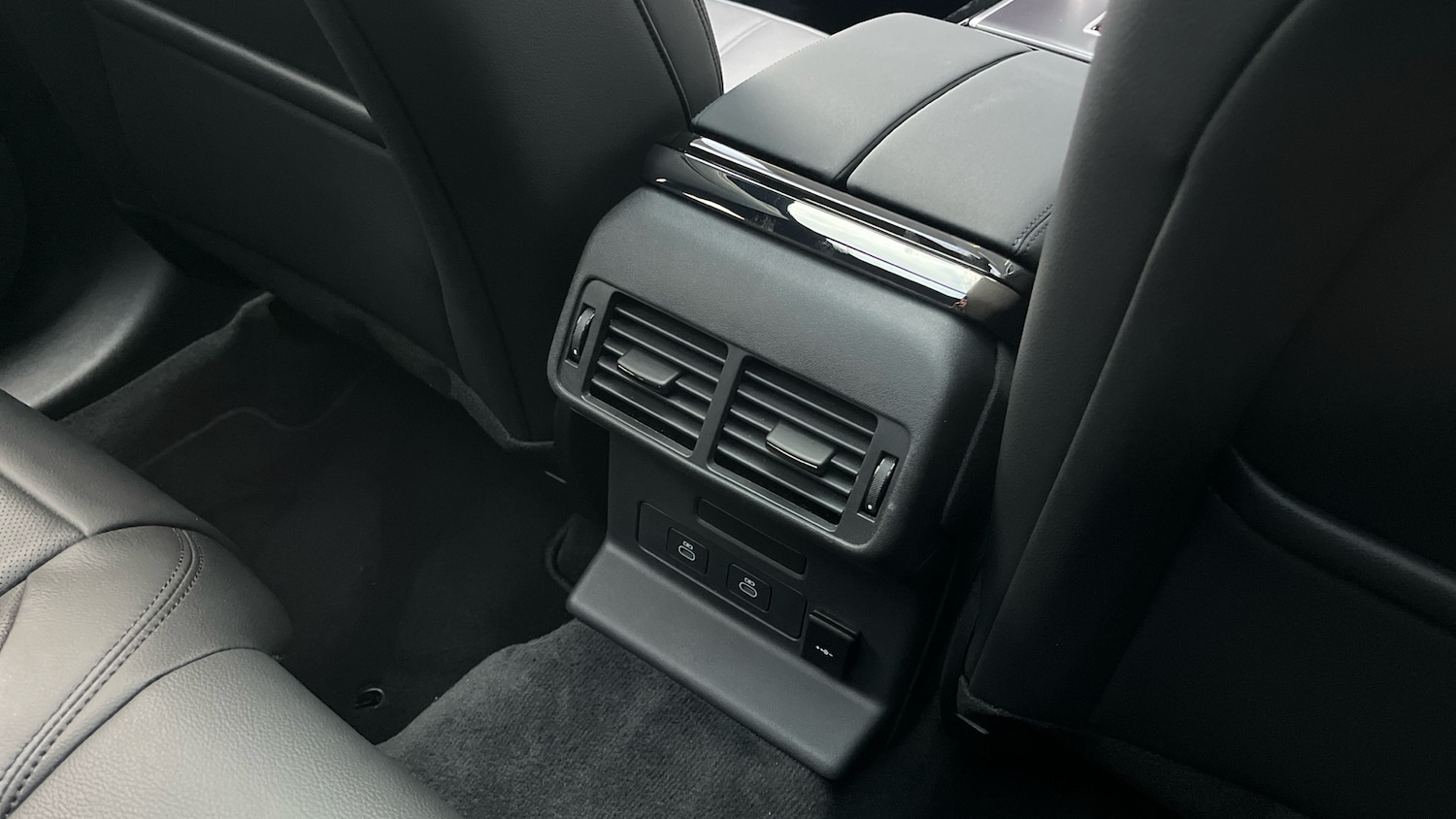 Used Land Rover Range Rover Velar 2025 for sale - 76322486: Photo 18