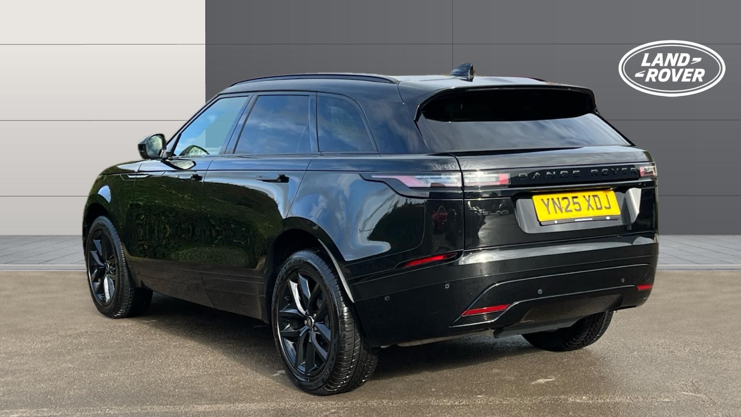 Used Land Rover Range Rover Velar 2025 for sale - 76322486: Photo 2