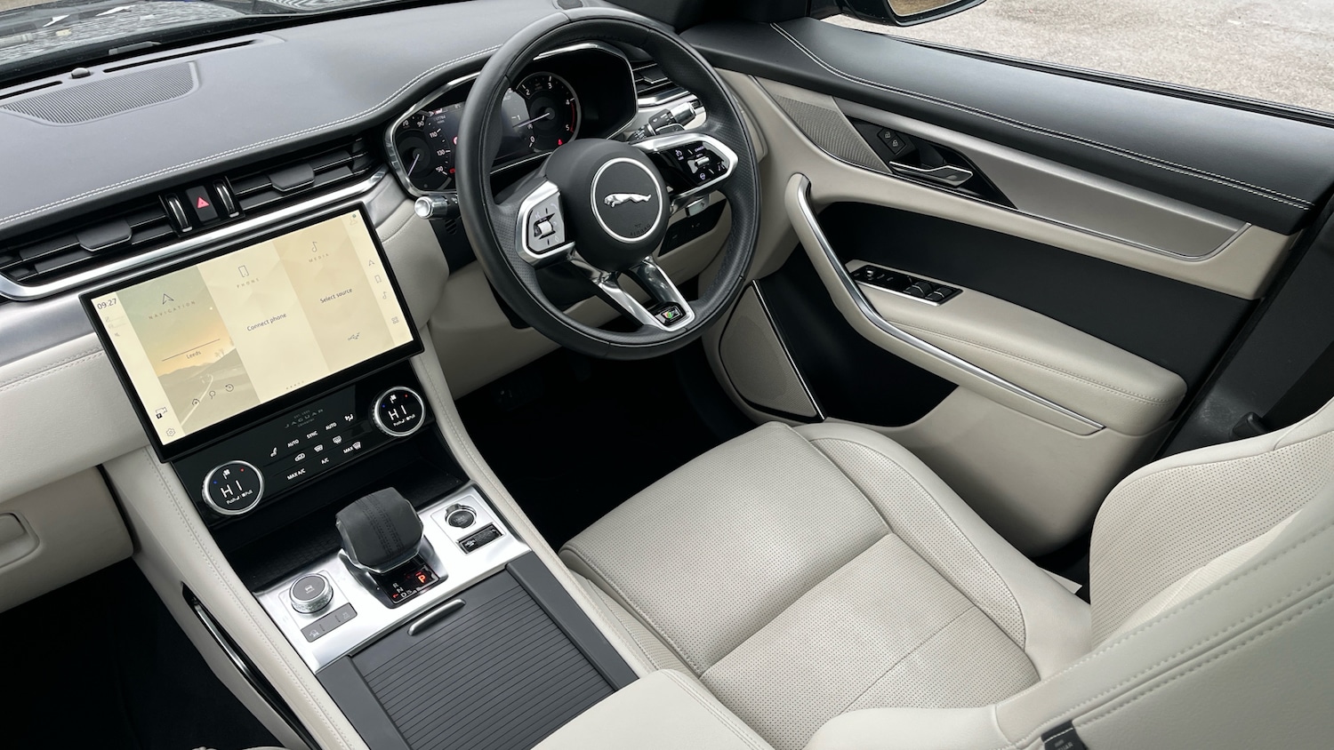 Used Jaguar F-Pace 2022 for sale - 77592676: Photo 28