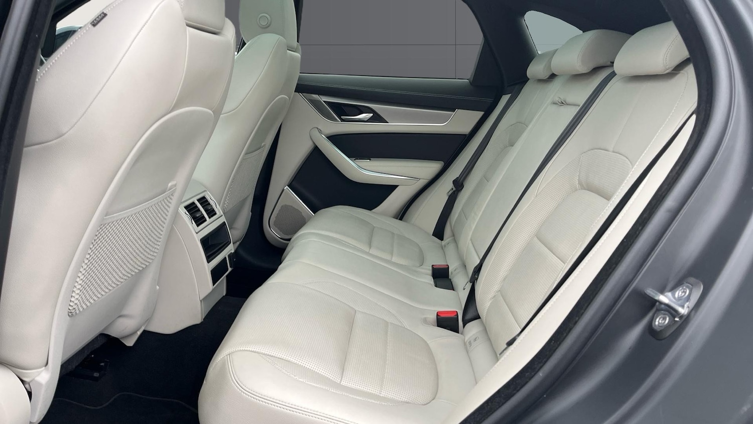 Used Jaguar F-Pace 2022 for sale - 77592676: Photo 4