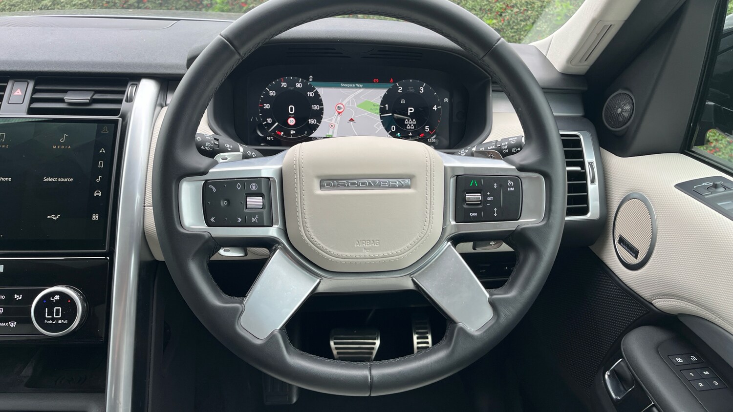 Used Land Rover Discovery 2025 for sale - 76234592: Photo 15