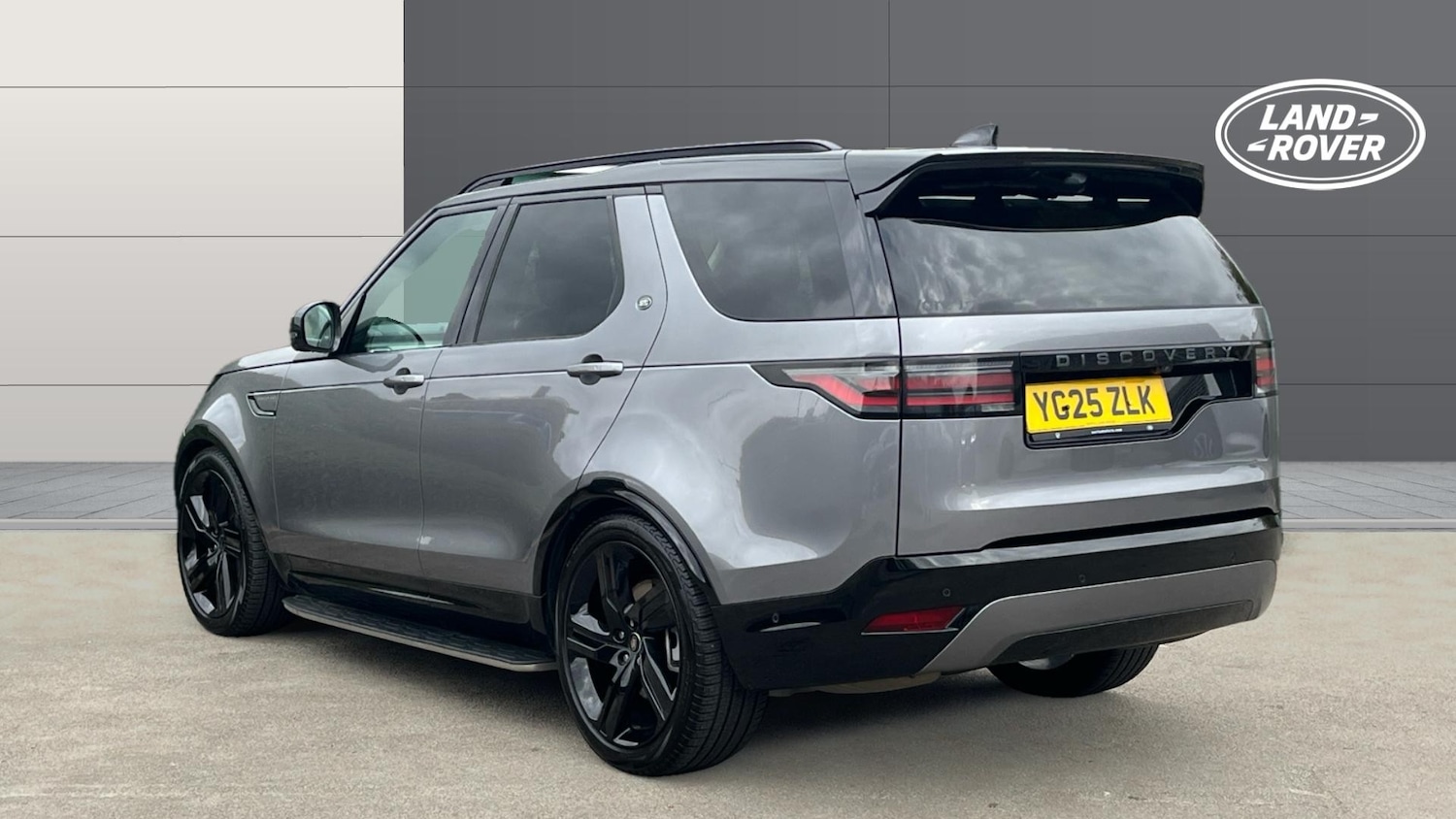 Used Land Rover Discovery 2025 for sale - 76234592: Photo 2
