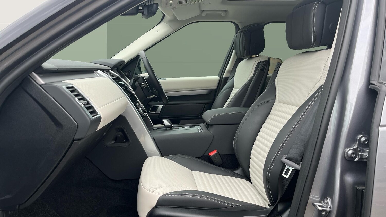 Used Land Rover Discovery 2025 for sale - 76234592: Photo 3