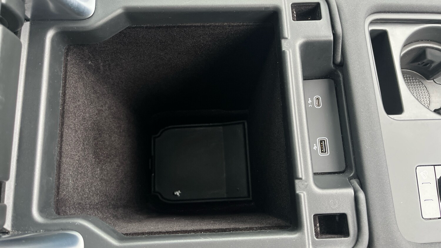 Used Land Rover Discovery 2022 for sale - 77567583: Photo 37