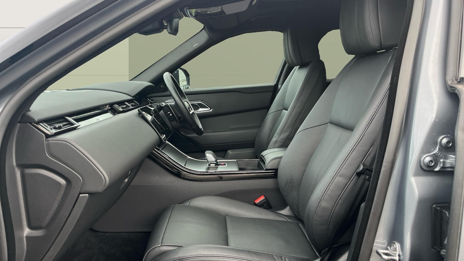 Used Land Rover Range Rover Velar 2024 for sale - 76430739: Photo 3