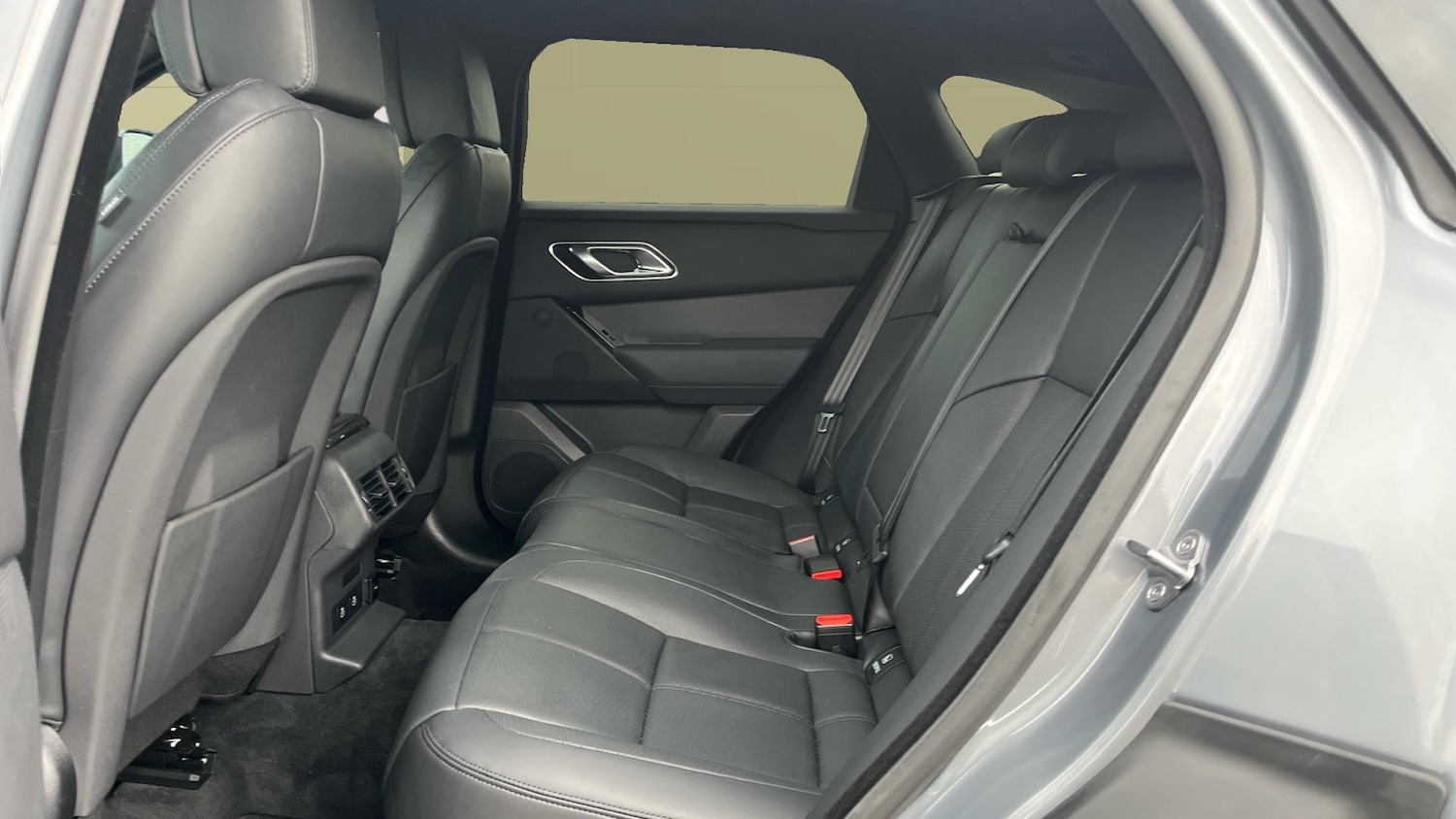 Used Land Rover Range Rover Velar 2024 for sale - 76430739: Photo 4