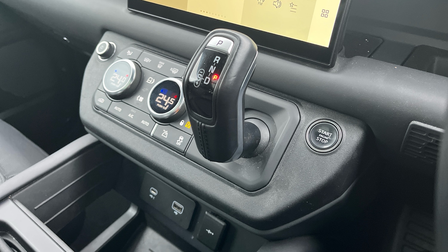 Used Land Rover Defender 2023 for sale - 77653546: Photo 13