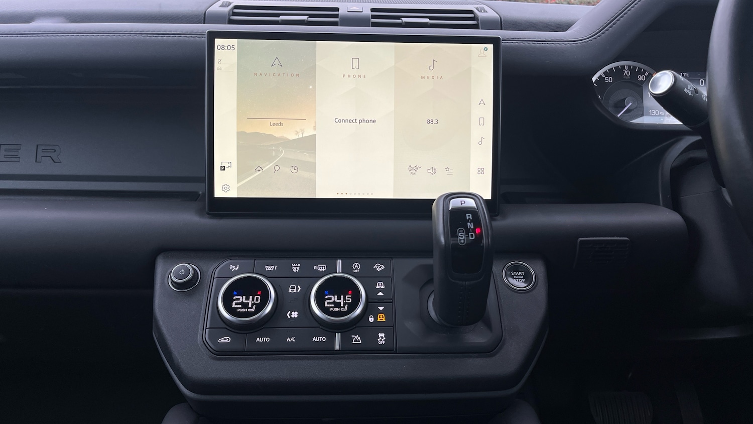 Used Land Rover Defender 2023 for sale - 77653546: Photo 14