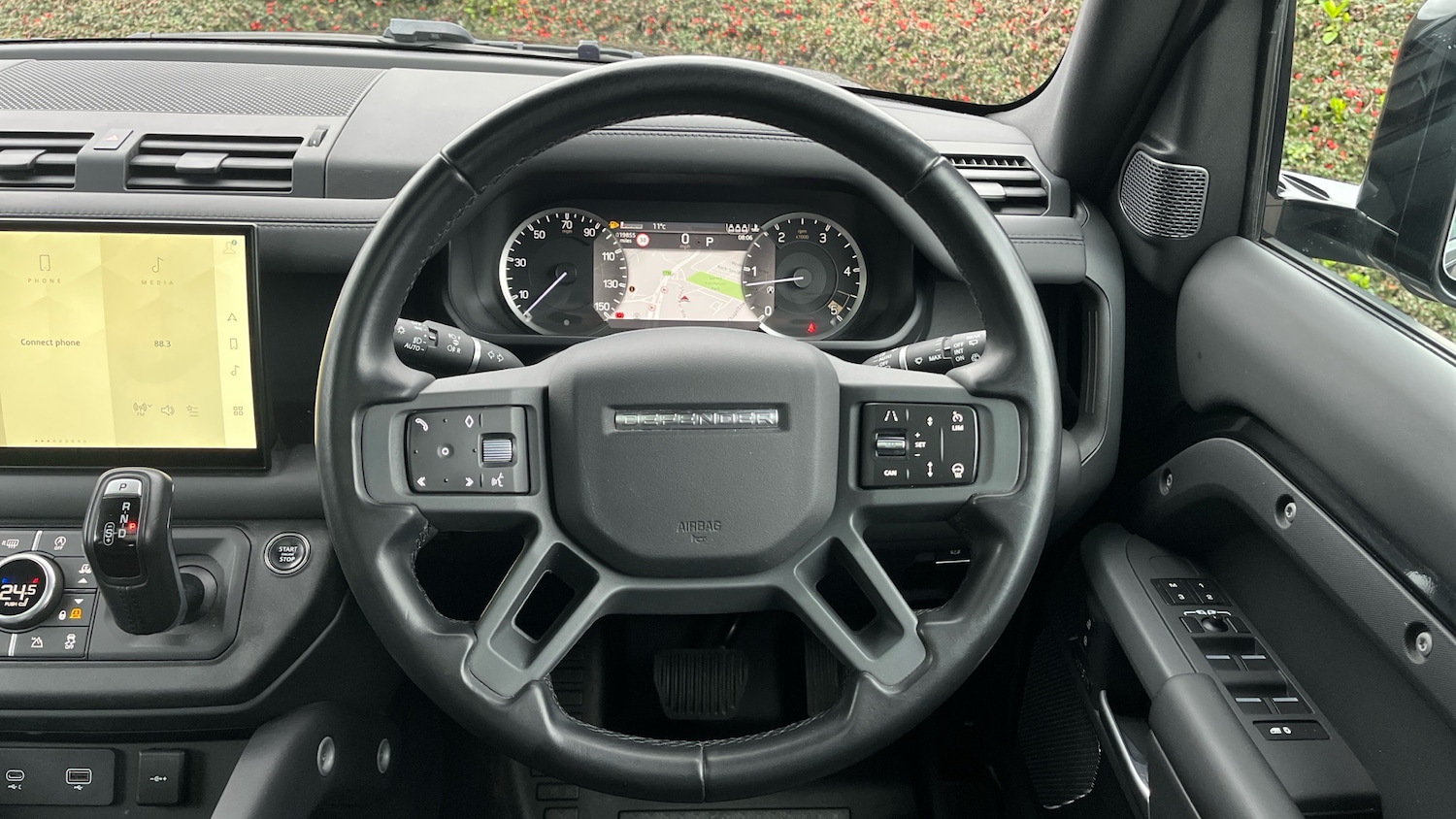 Used Land Rover Defender 2023 for sale - 77653546: Photo 15