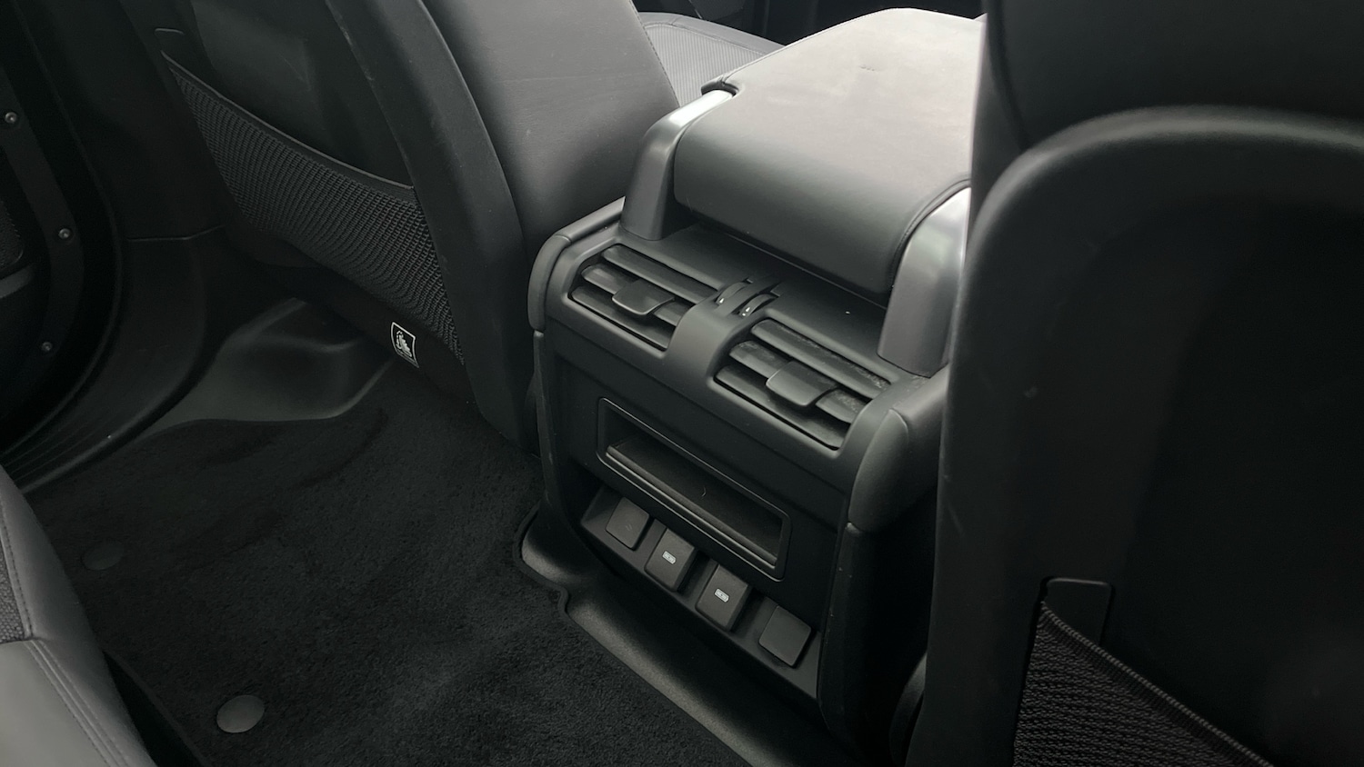 Used Land Rover Defender 2023 for sale - 77653546: Photo 18