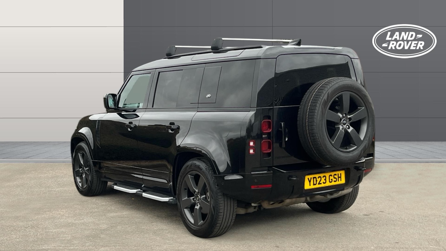 Used Land Rover Defender 2023 for sale - 77653546: Photo 2