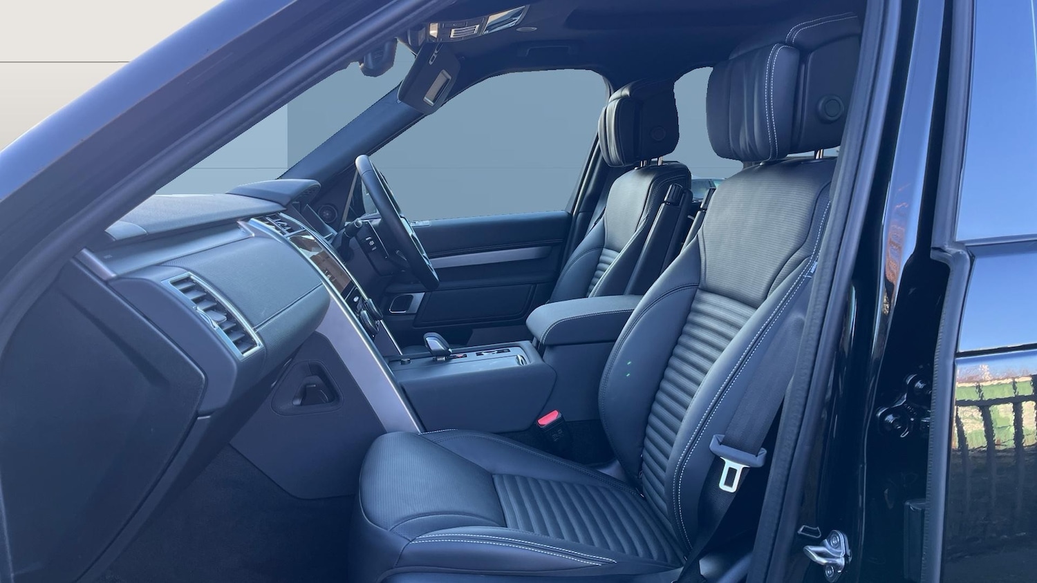 Used Land Rover Discovery 2025 for sale - 77154274: Photo 3