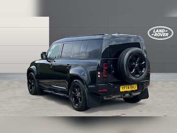 Used Land Rover Defender 2024 for sale - 75523871: Photo