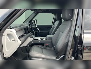 Used Land Rover Defender 2024 for sale - 75523871: Photo