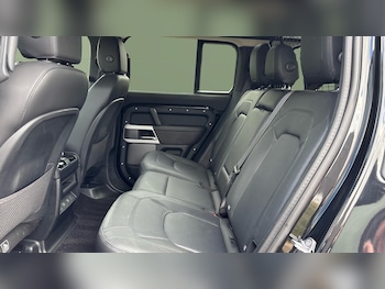 Used Land Rover Defender 2024 for sale - 78592395: Photo